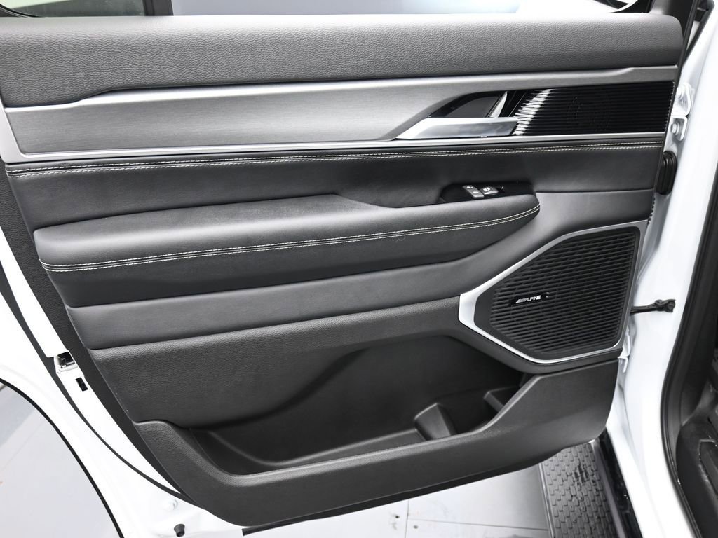 New 2026 Jeep Grand Wagoneer 4WD image 13