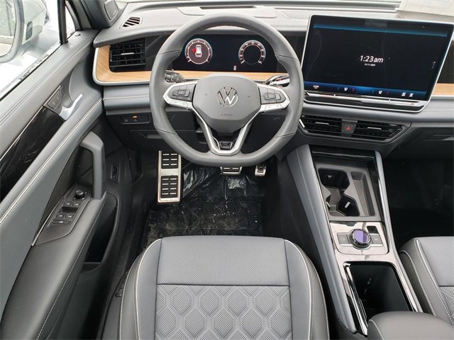 New 2026 Volkswagen Tiguan SEL R-Line image 10