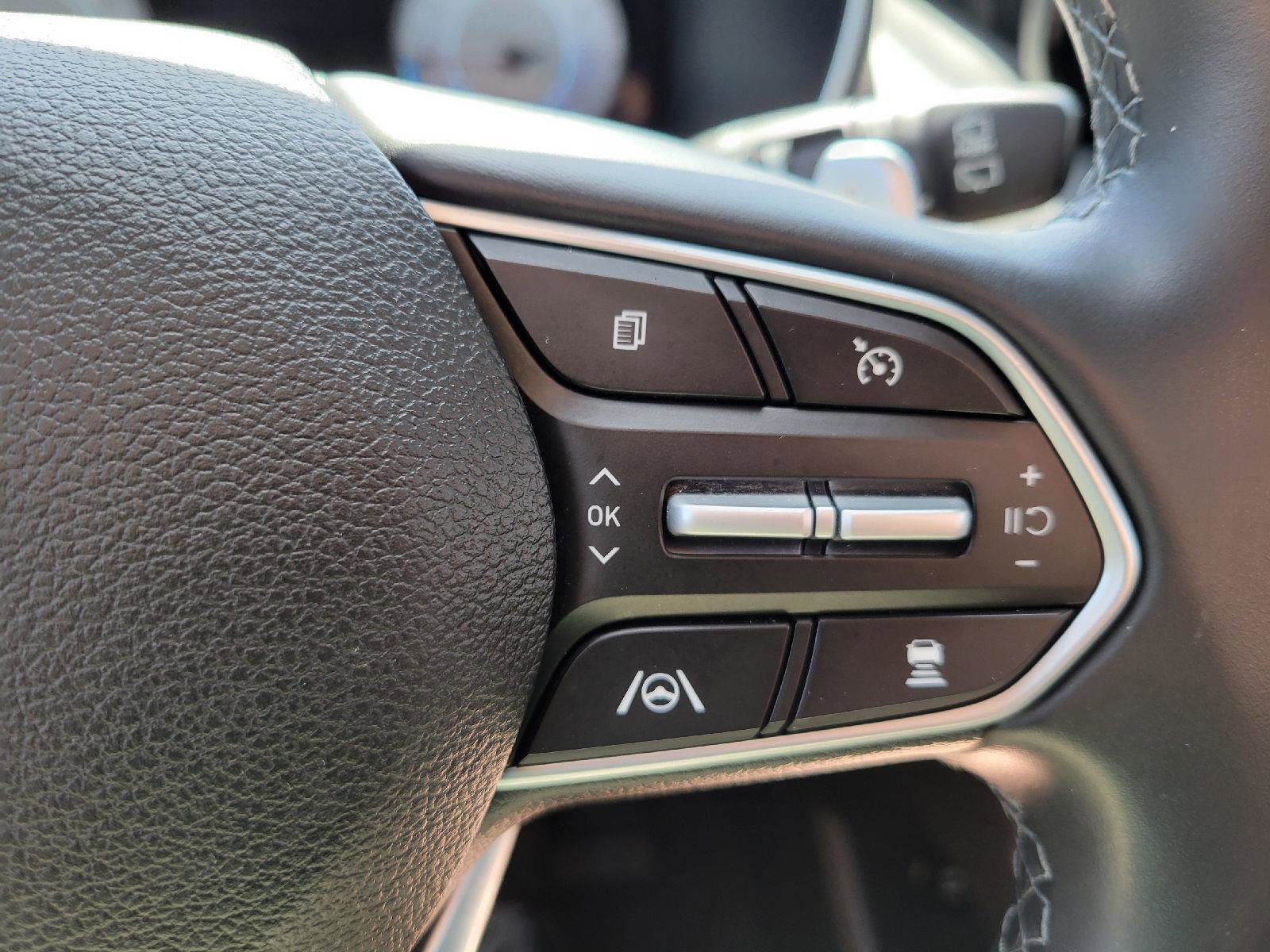 Used 2022 Hyundai Santa Fe SEL w/ Convenience + Premium Package FWD image 17