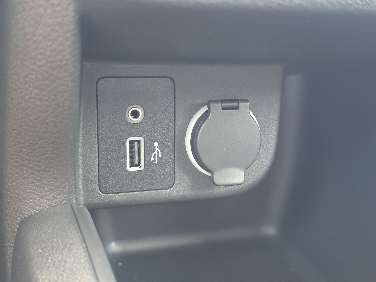 Used 2025 Nissan Kicks Play S FWD image 20