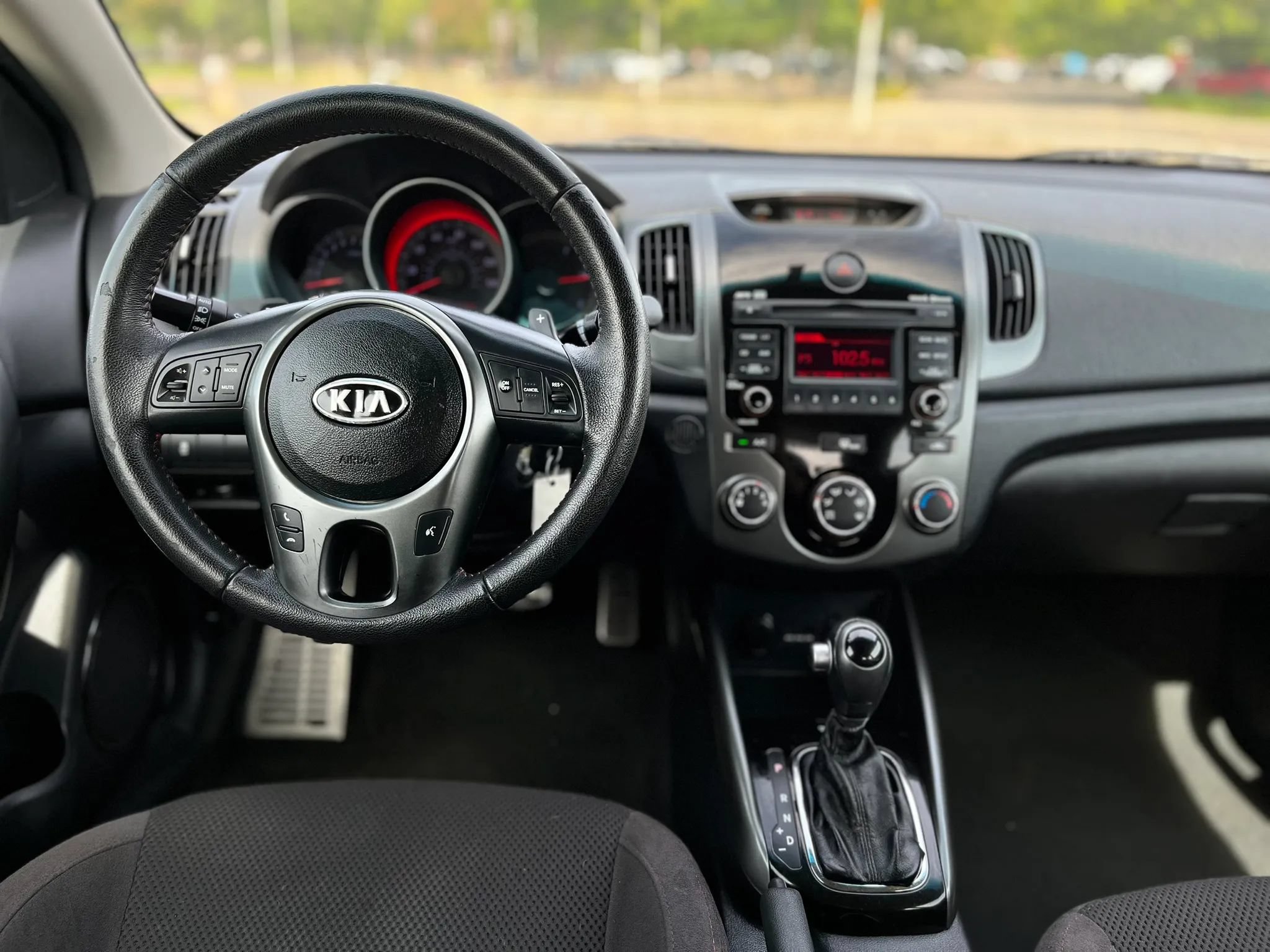 Used 2012 Kia Forte Koup SX FWD image 12