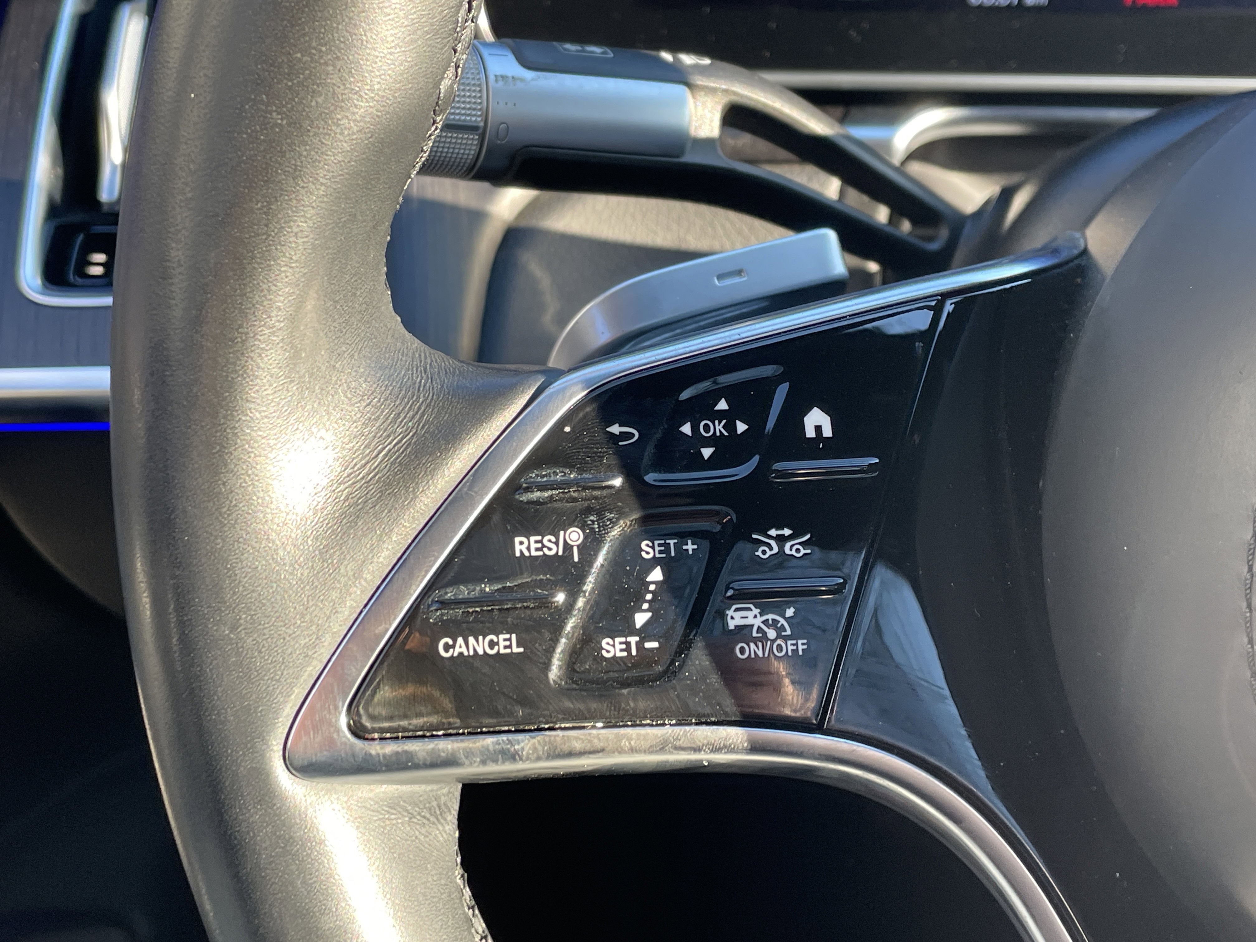 Certified 2022 Mercedes-Benz S 500 4MATIC w/ AMG Line Package image 26