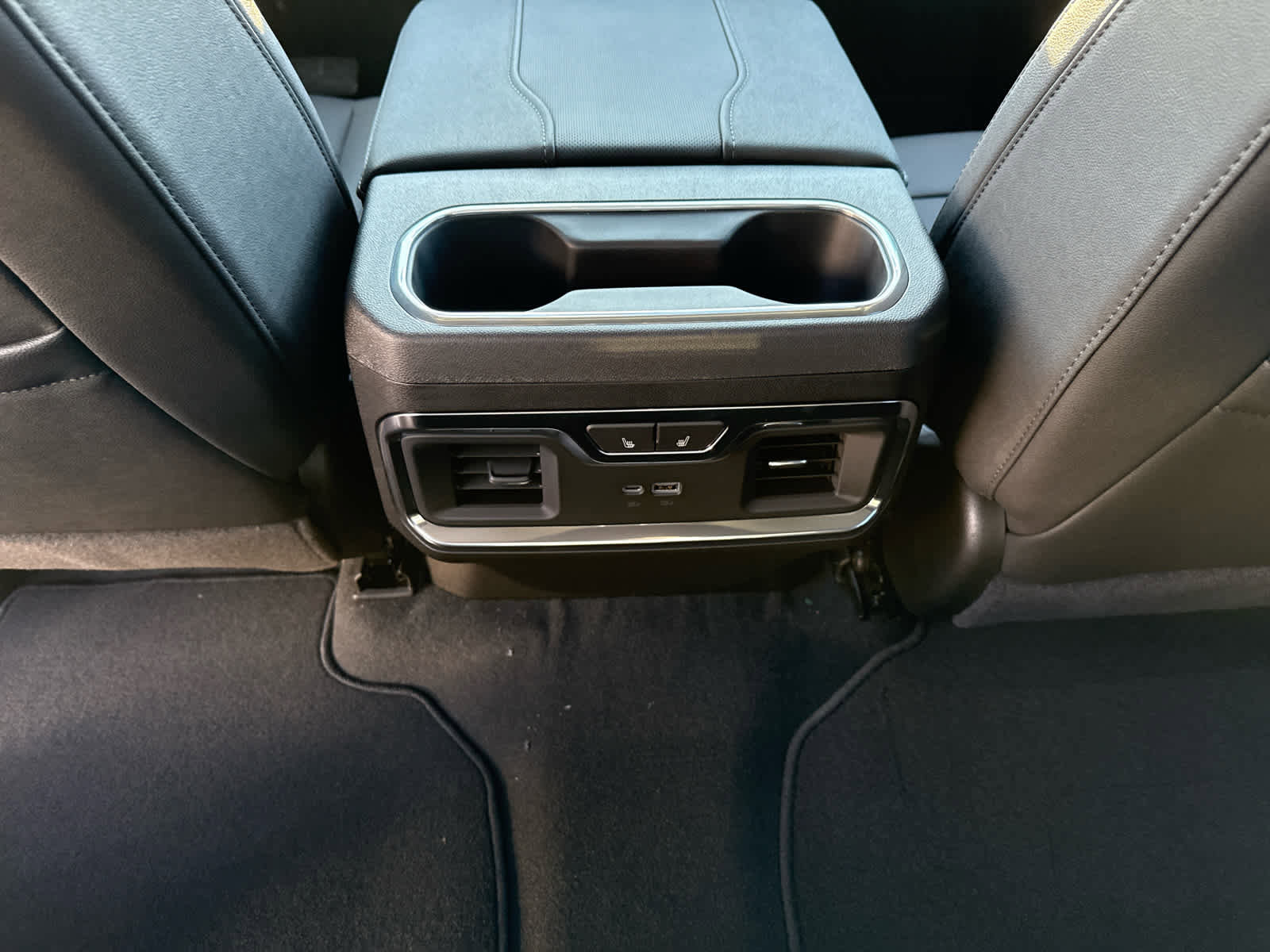 New 2026 GMC Sierra 2500 SLT w/ SLT Premium Package image 13