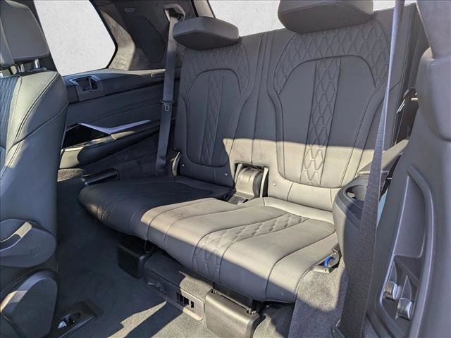 Used 2025 BMW X7 M60i AWD/4WD image 21