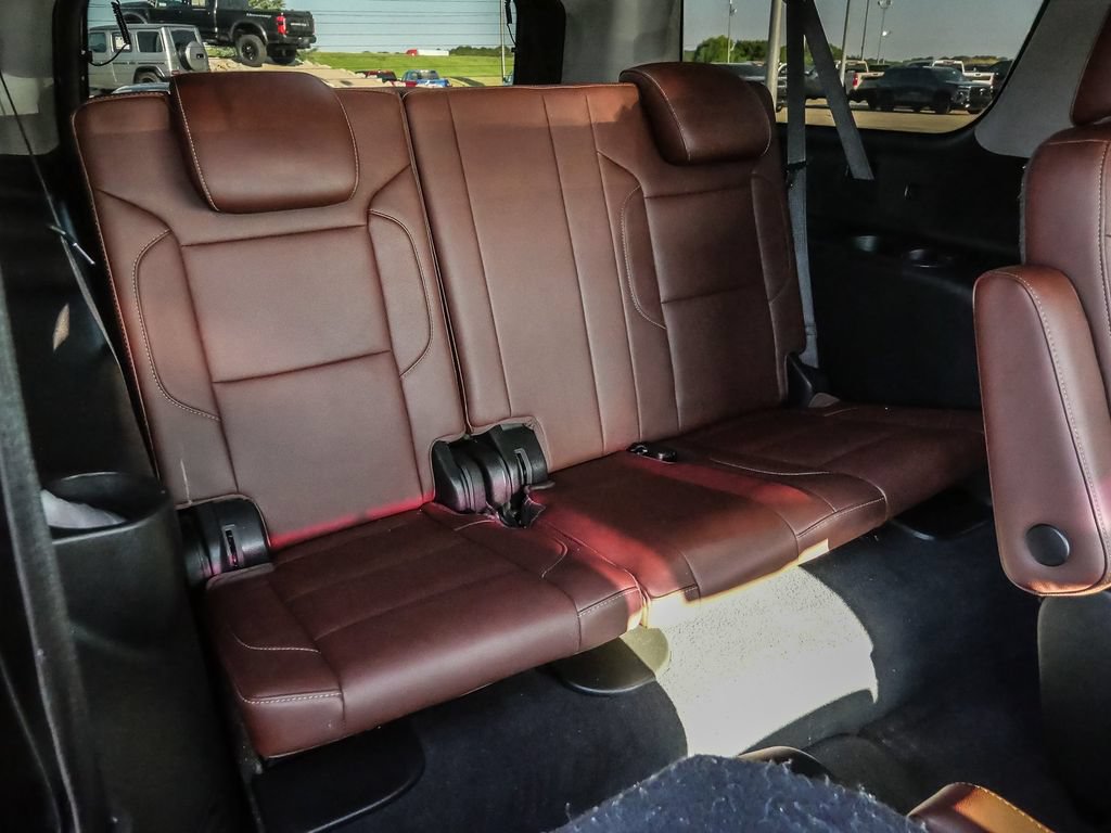 Used 2020 Chevrolet Suburban Premier w/ Premier Plus Edition AWD/4WD image 32