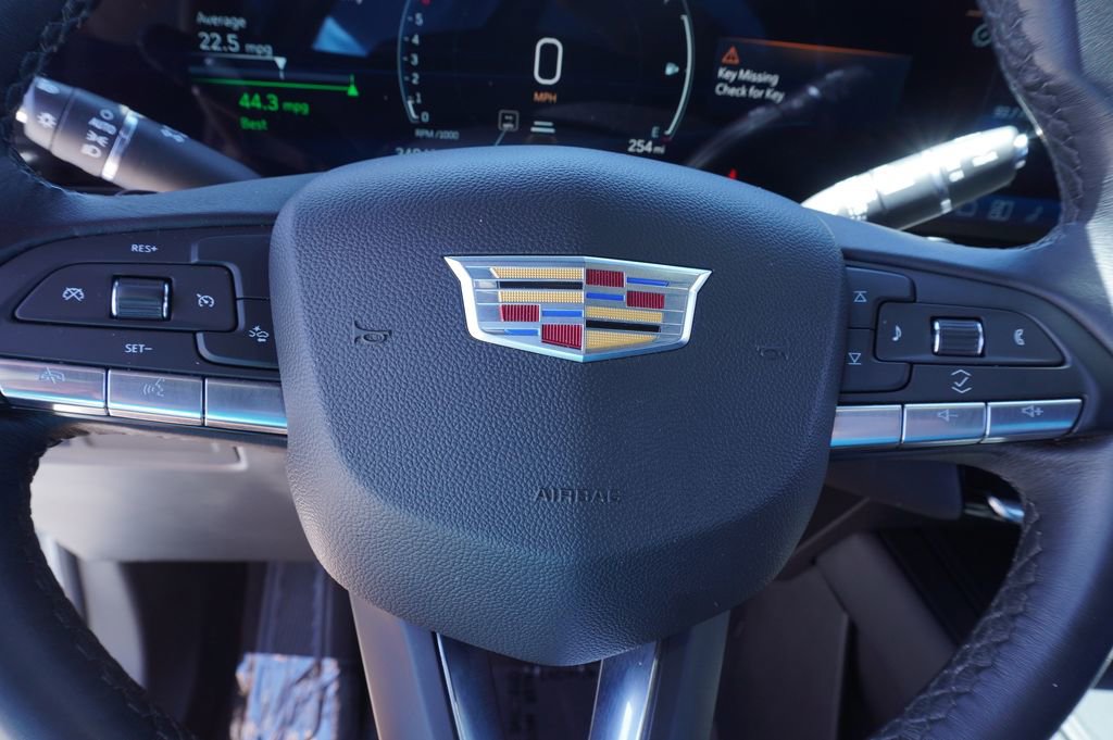 Used 2025 Cadillac XT4 Premium Luxury FWD image 17