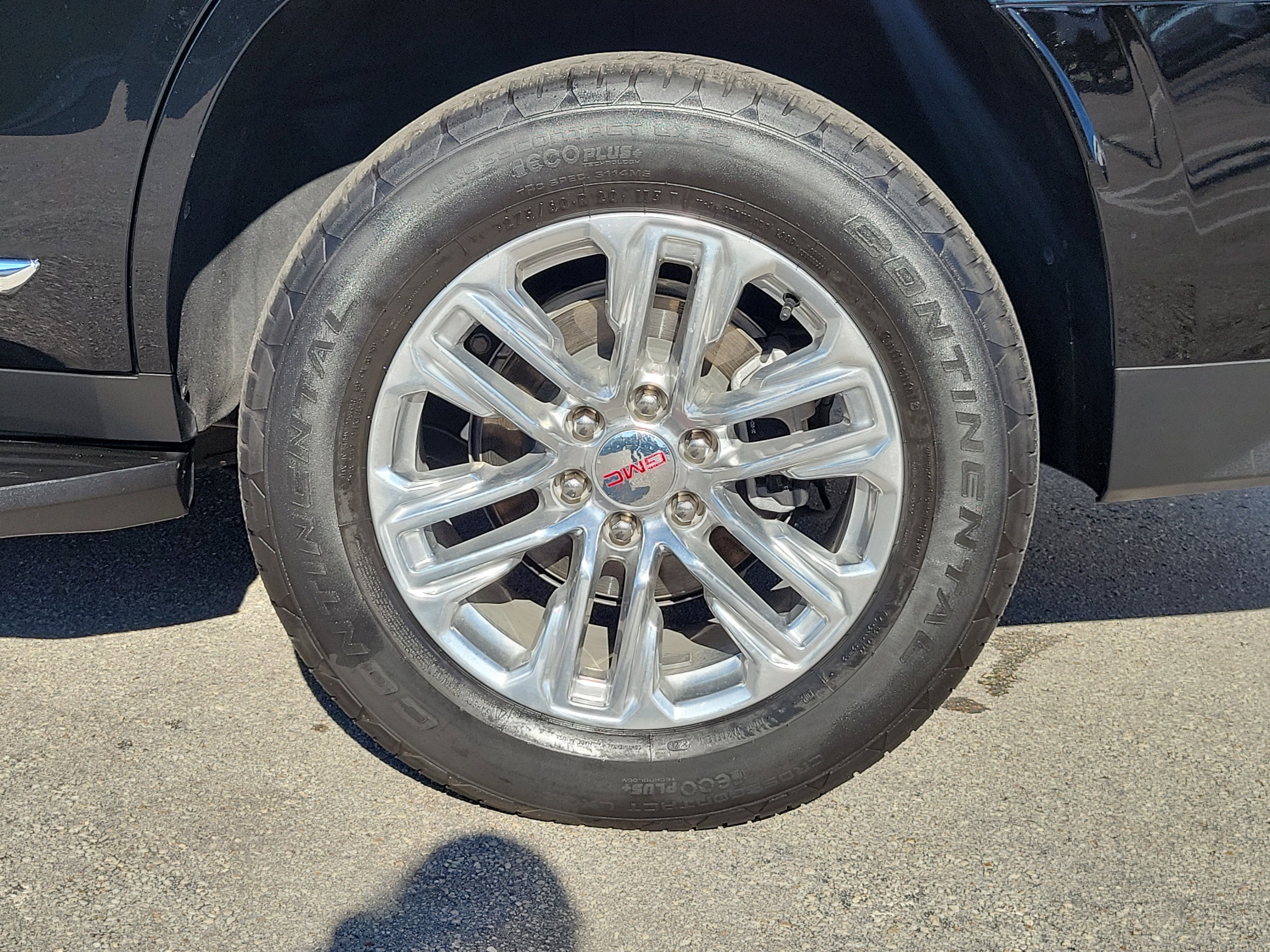 Used 2024 GMC Yukon SLT w/ SLT Luxury Package image 26