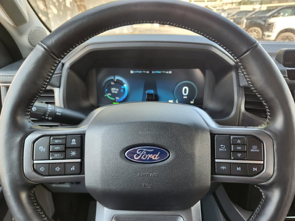 Used 2024 Ford F150 Lightning Flash AWD/4WD image 8