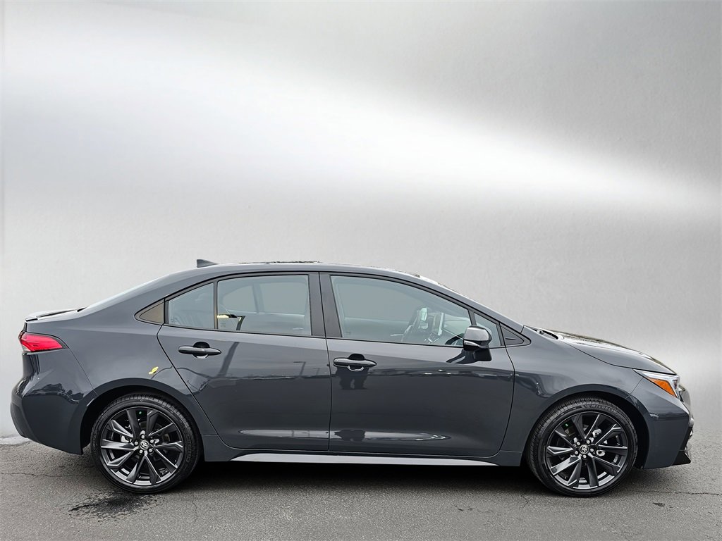 Used 2025 Toyota Corolla SE image 12