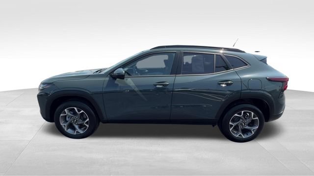 Certified 2026 Chevrolet Trax LT FWD image 3