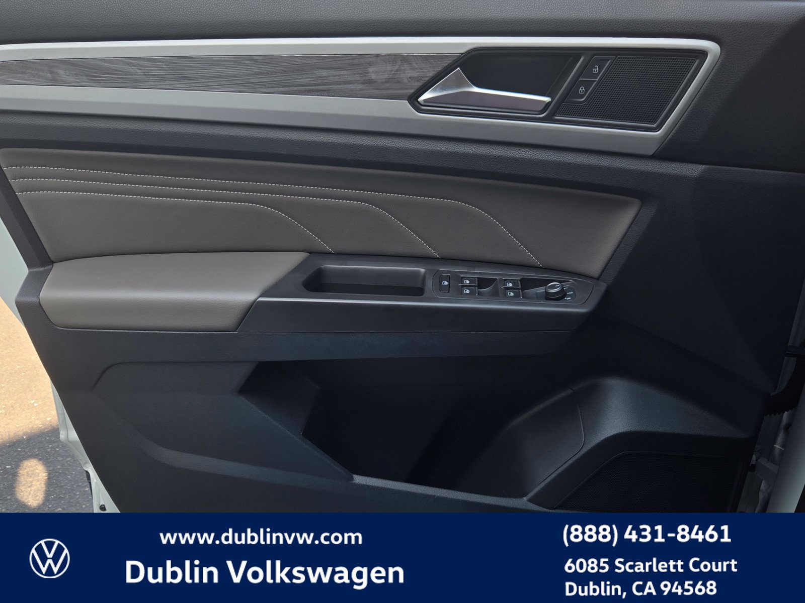 Certified 2022 Volkswagen Atlas Cross Sport SE FWD image 10