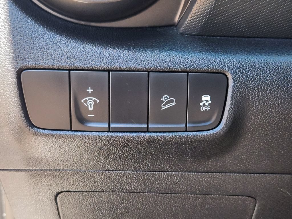 Used 2023 Hyundai Kona SEL AWD/4WD image 13
