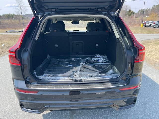 New 2026 Volvo XC60 B5 Plus w/ Protection Package Premier AWD/4WD image 10