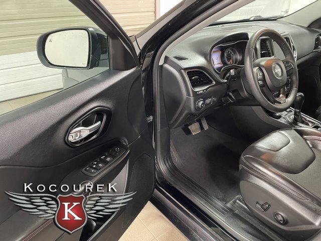 Used 2022 Jeep Cherokee Trailhawk w/ Trailer Tow Group AWD/4WD image 10