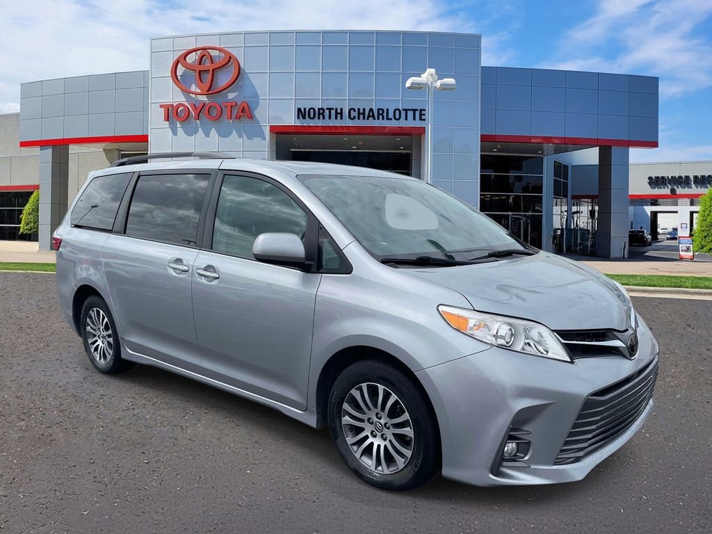 Used 2018 Toyota Sienna XLE Premium image 1
