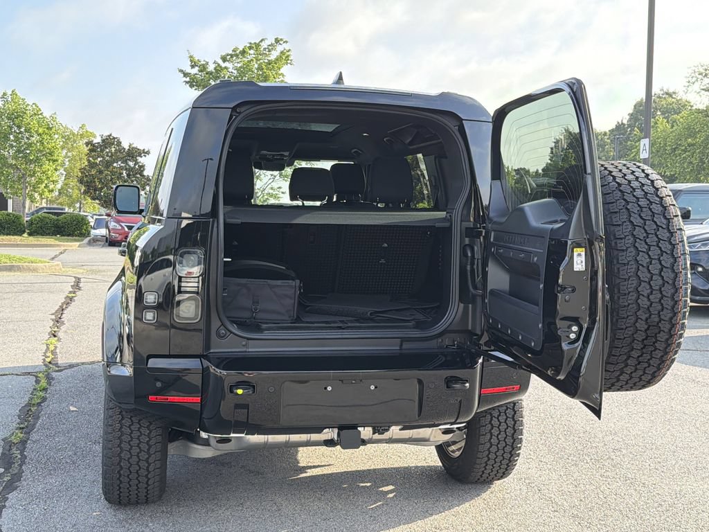 New 2026 Land Rover Defender 110 X-Dynamic SE AWD/4WD image 12