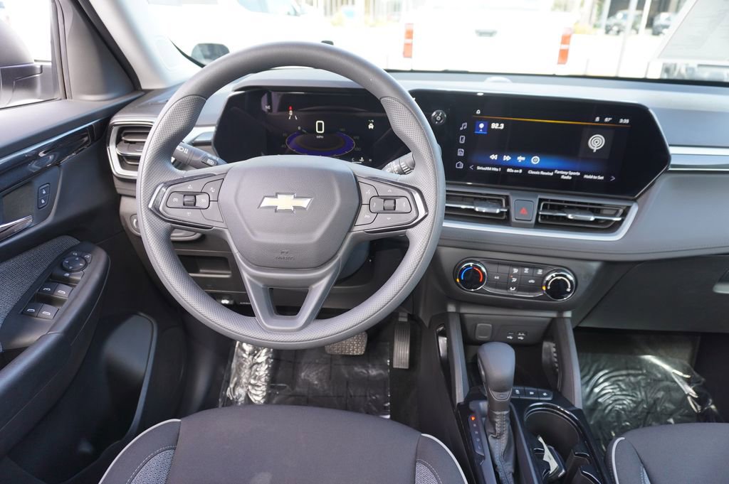 Used 2025 Chevrolet TrailBlazer LS w/ LS Convenience Package image 8