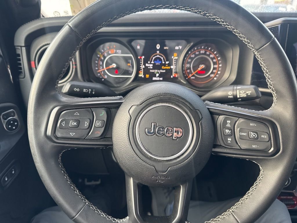 Used 2025 Jeep Wrangler Unlimited Rubicon image 11