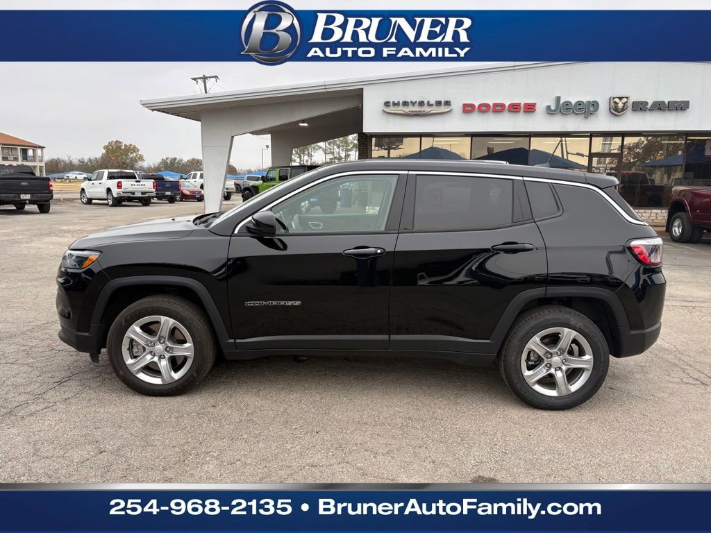 Used 2024 Jeep Compass Sport image 9