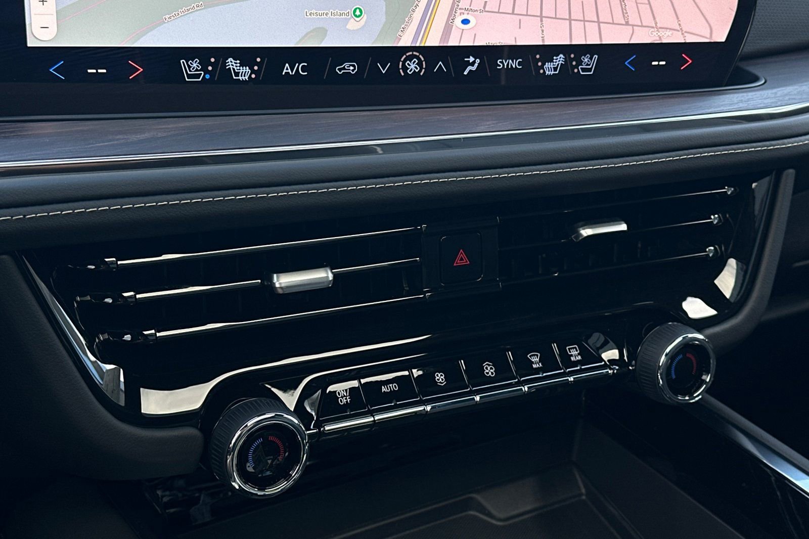 New 2025 Chevrolet Suburban Premier image 23