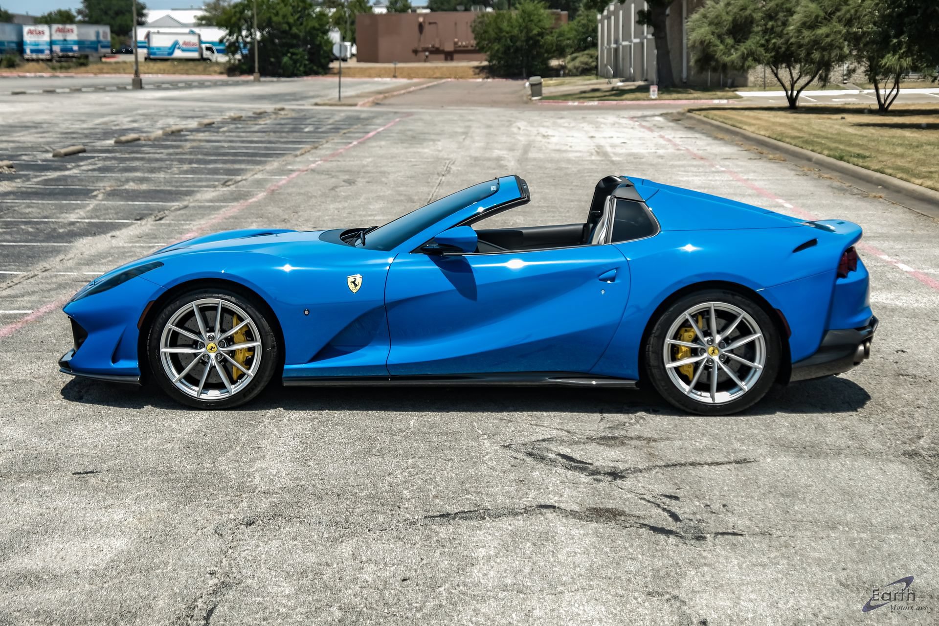 Used 2022 Ferrari 812 GTS RWD image 8