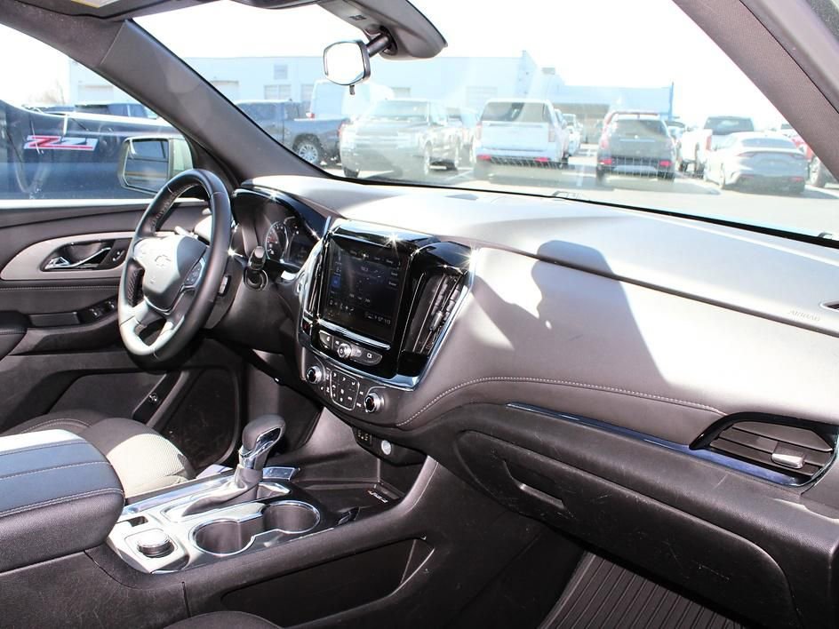 Used 2023 Chevrolet Traverse LT image 43
