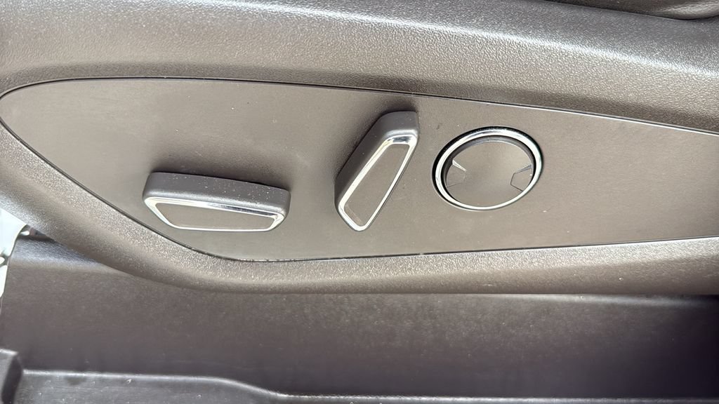 Used 2015 Lincoln MKC FWD w/ Equipment Group 102A Reserve image 22
