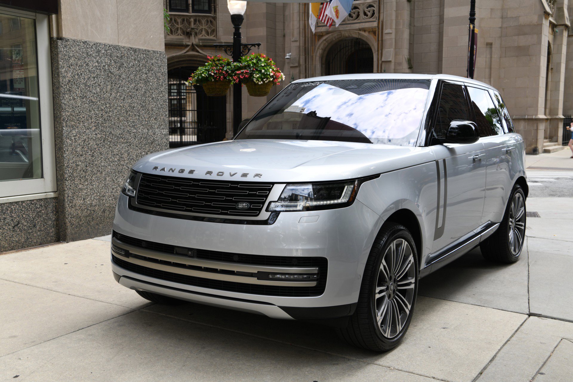 Used 2023 Land Rover Range Rover SE