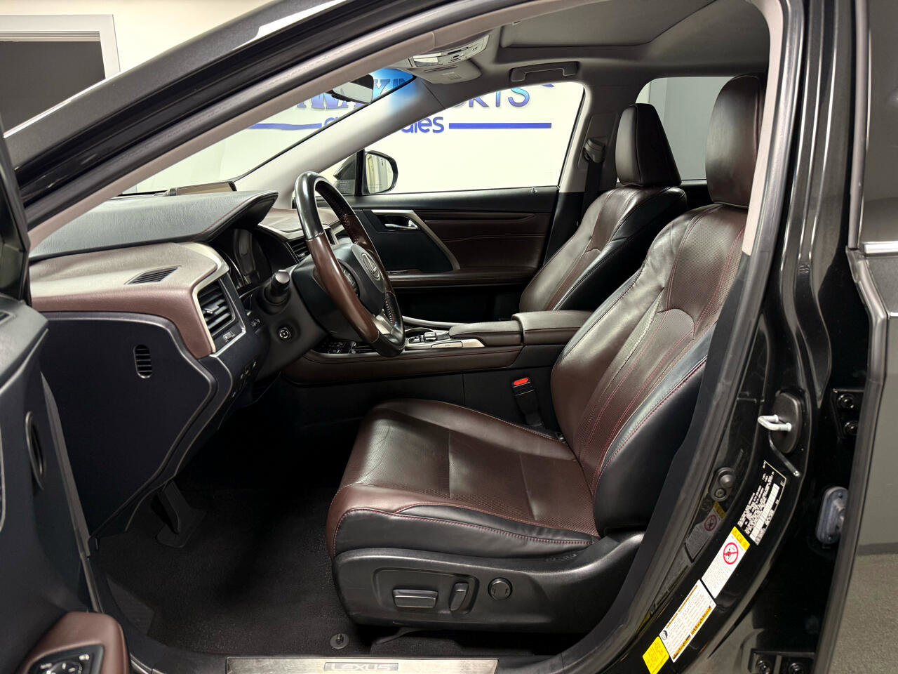 Used 2018 Lexus RX 450hL Premium w/ Premium Package image 9