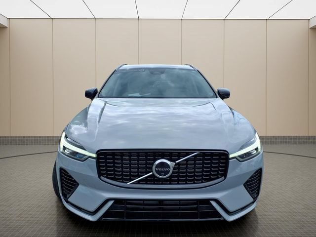 Used 2025 Volvo XC60 T8 Plus w/ Climate Package AWD/4WD image 4