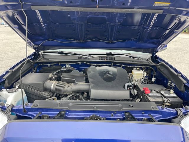 Used 2022 Toyota Tacoma TRD Off-Road w/ Technology Package AWD/4WD image 30