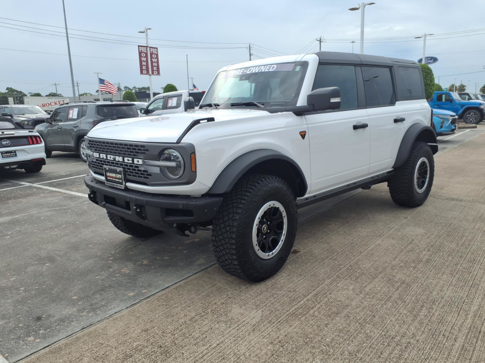 Used 2024 Ford Bronco Badlands AWD/4WD image 3