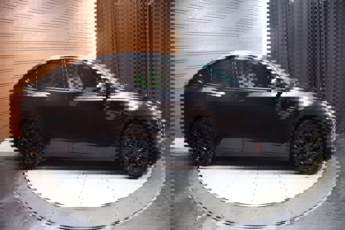 Used 2022 Tesla Model Y Performance image 35