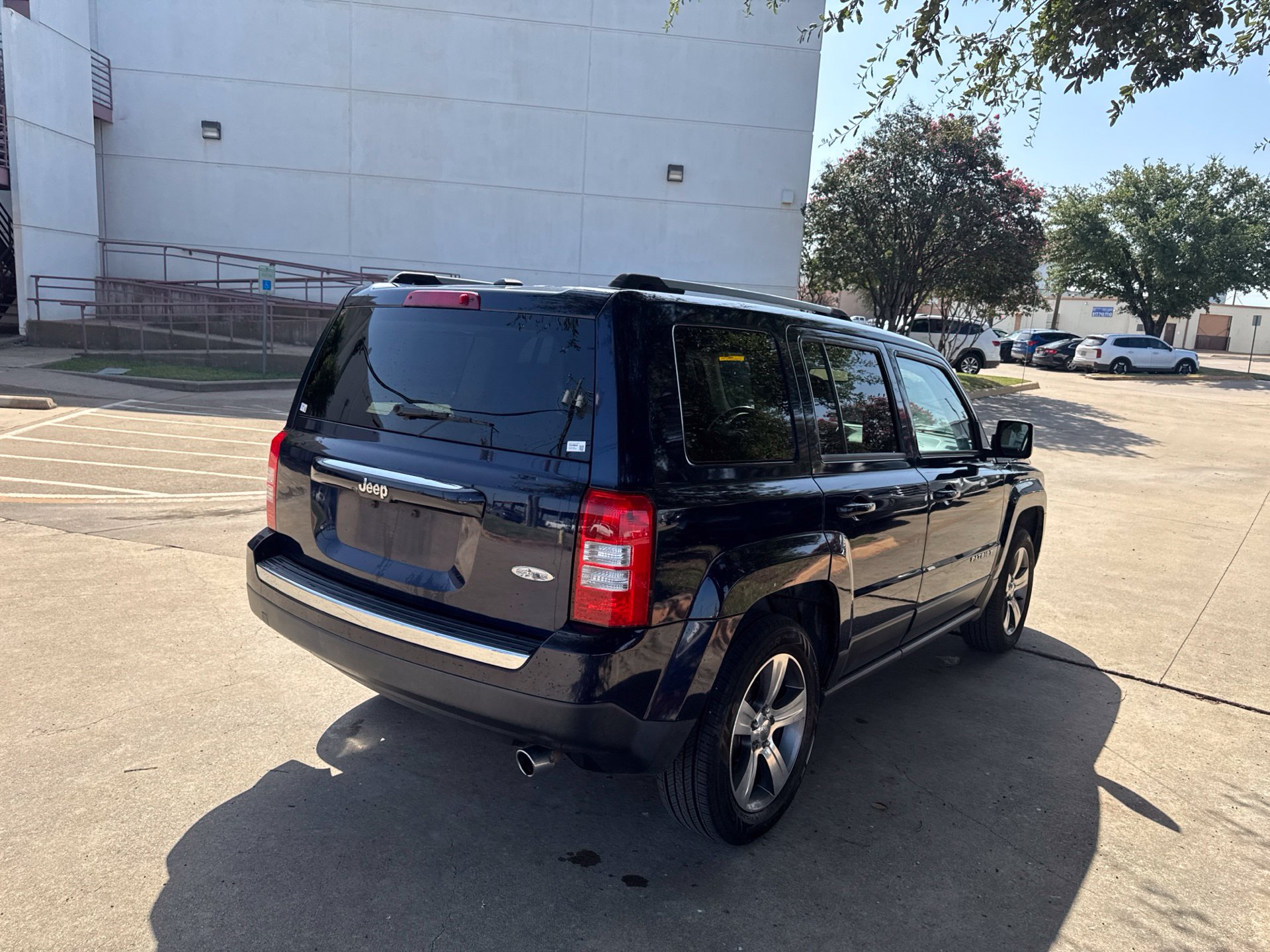 Used 2016 Jeep Patriot High Altitude FWD image 5