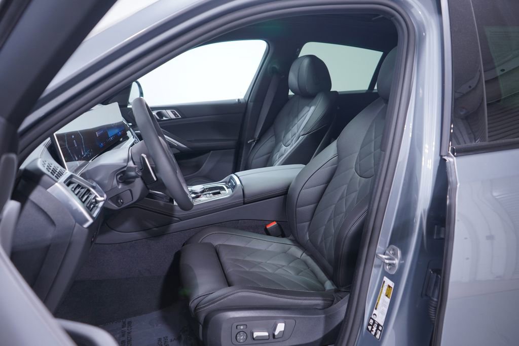 New 2026 BMW X6 xDrive40i w/ Premium Package AWD/4WD image 7