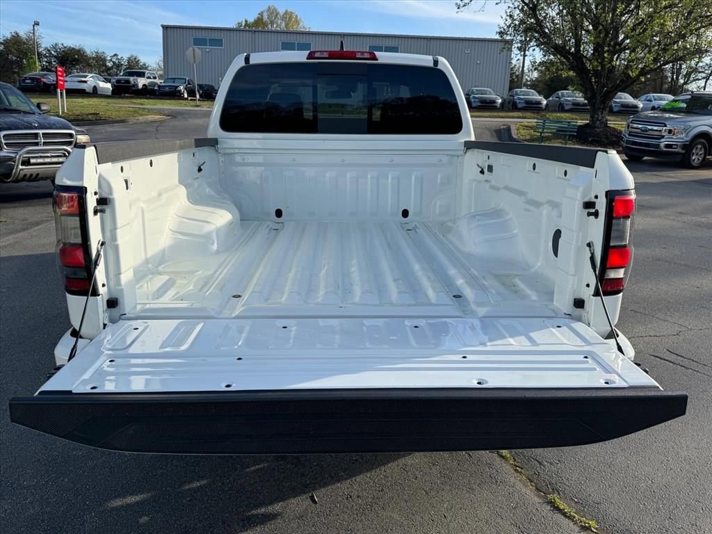 Certified 2025 Nissan Frontier SV image 10