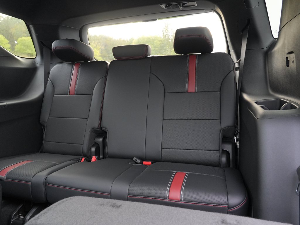 New 2027 Chevrolet Traverse RS w/ LPO, Floor Liner Package AWD/4WD image 19