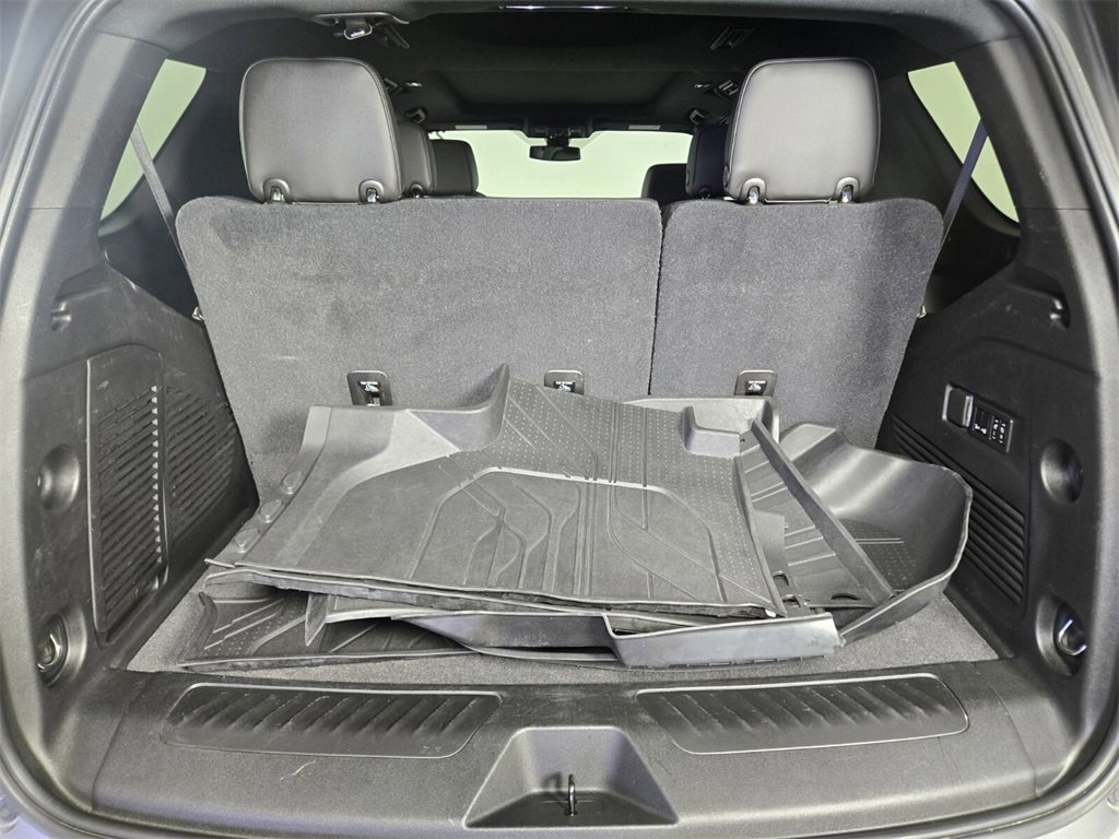 Used 2021 Chevrolet Tahoe LT w/ LT Signature Package image 19