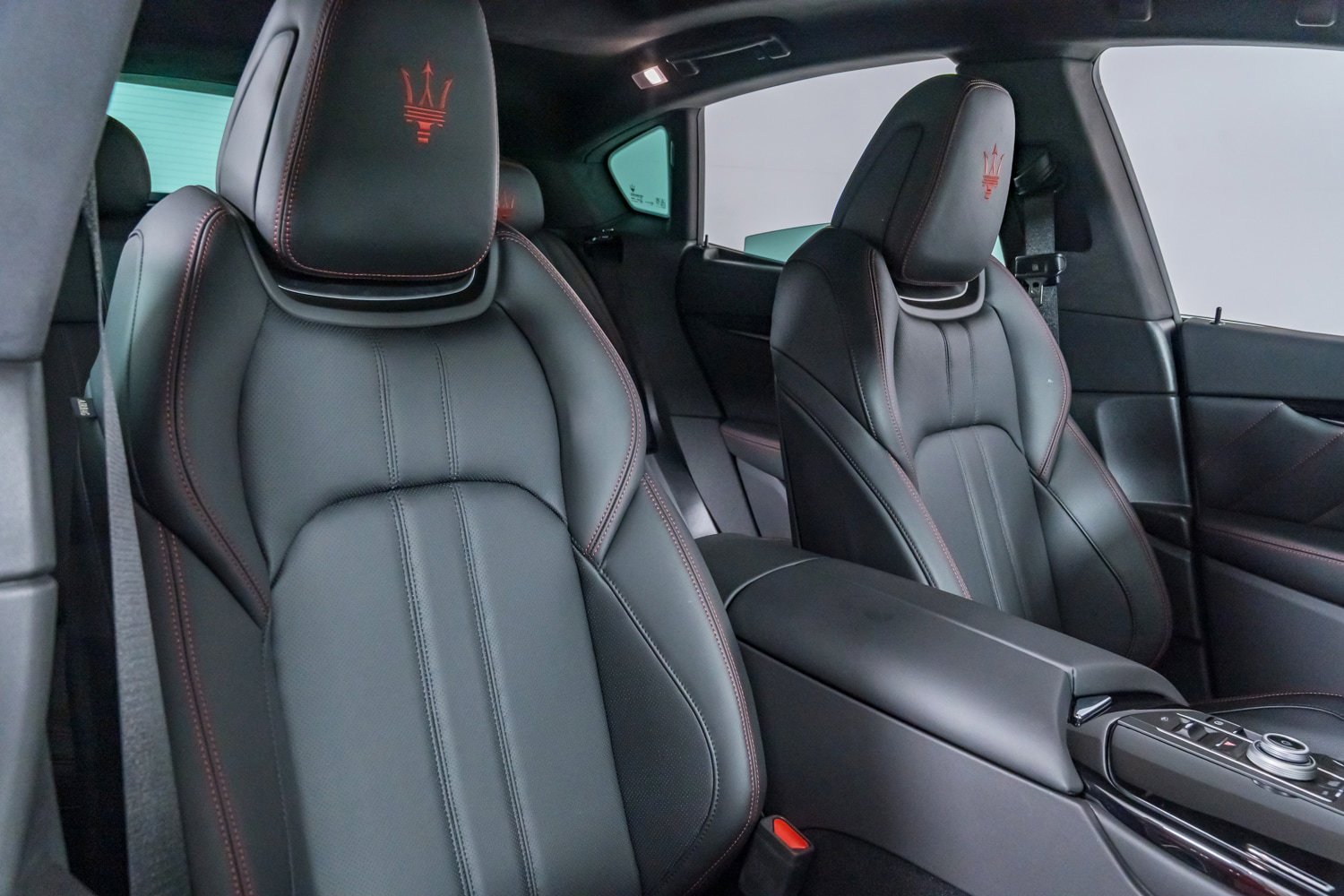 Used 2024 Maserati Levante GT Ultima AWD/4WD image 27