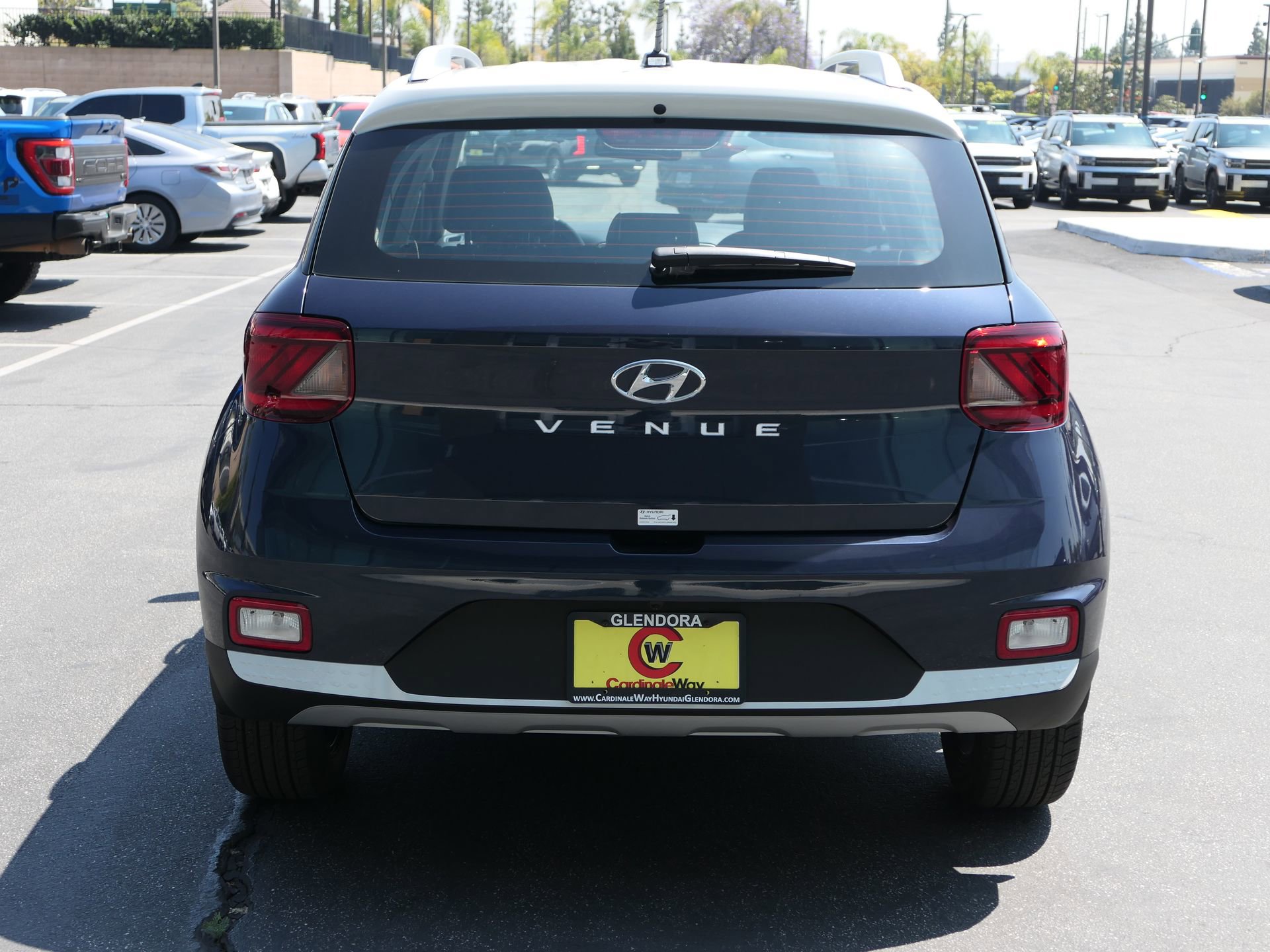 Used 2026 Hyundai Venue SEL FWD image 5
