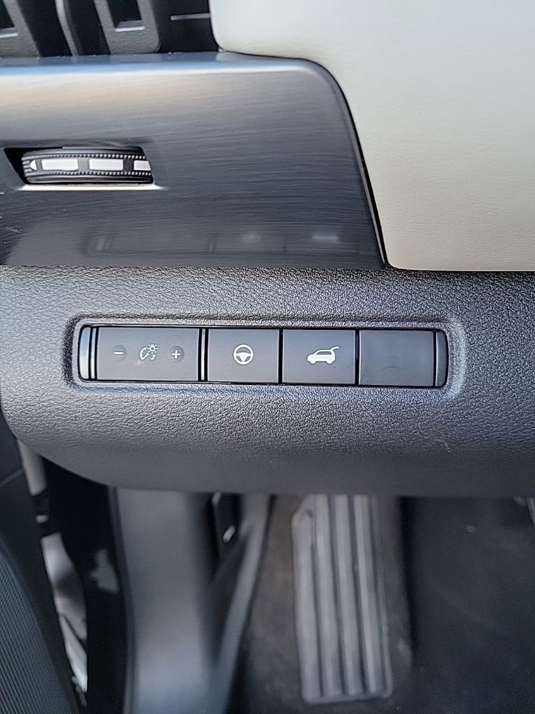 Used 2024 Nissan Pathfinder SL image 36