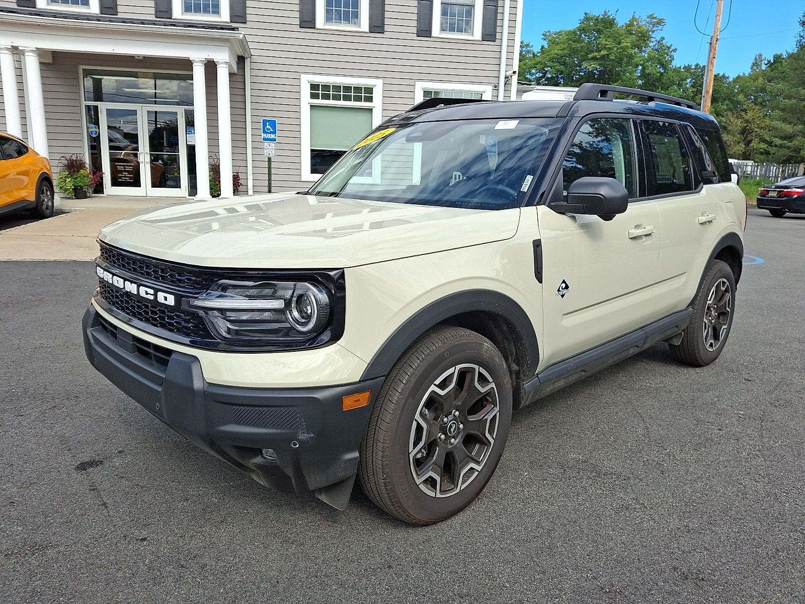 Used 2025 Ford Bronco Sport Outer Banks w/ Outer Banks Tech Package+ AWD/4WD image 1