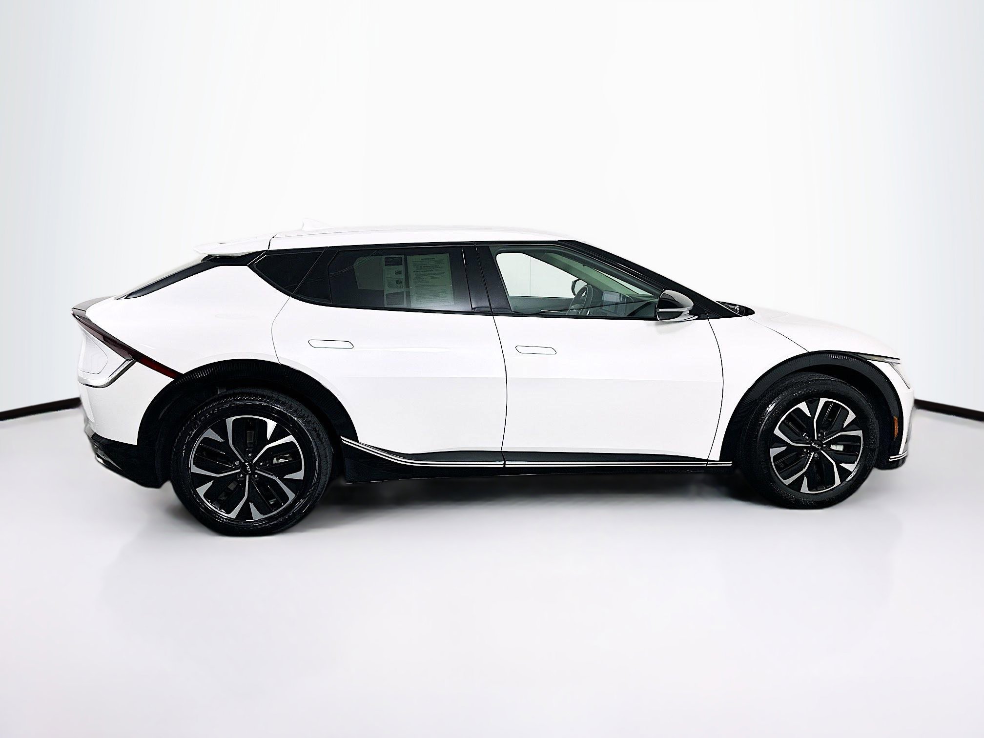 Used 2024 Kia EV6 Wind image 10