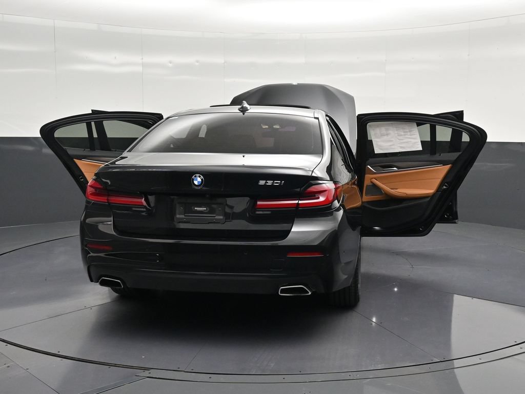 Used 2021 BMW 530i w/ Premium Package RWD image 39