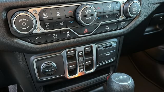 New 2026 Jeep Gladiator Sport AWD/4WD image 16