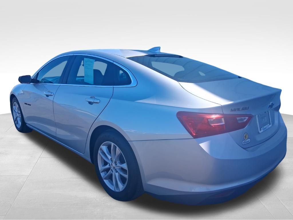Used 2017 Chevrolet Malibu LT image 3