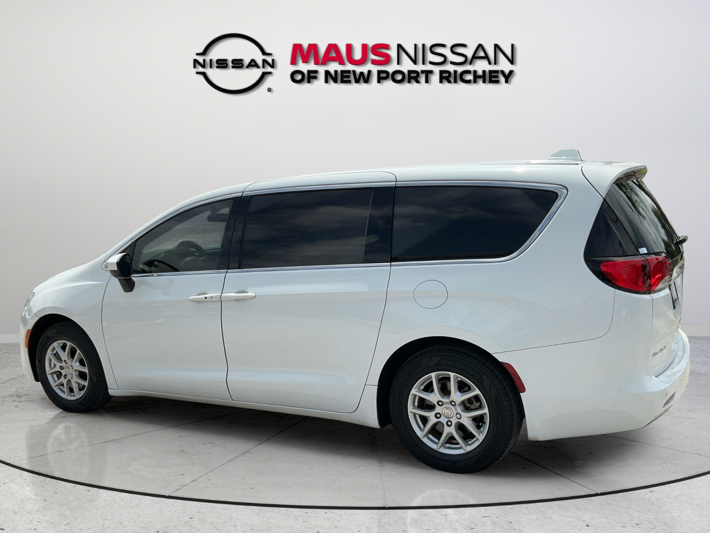 Used 2019 Chrysler Pacifica LX FWD image 6