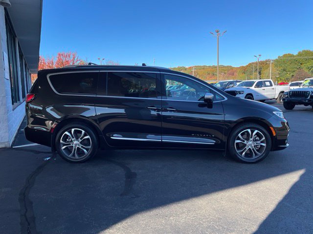 Used 2021 Chrysler Pacifica Pinnacle AWD/4WD image 4