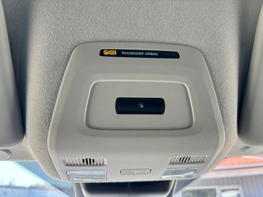 Used 2023 Ford Transit 250 Medium Roof image 22