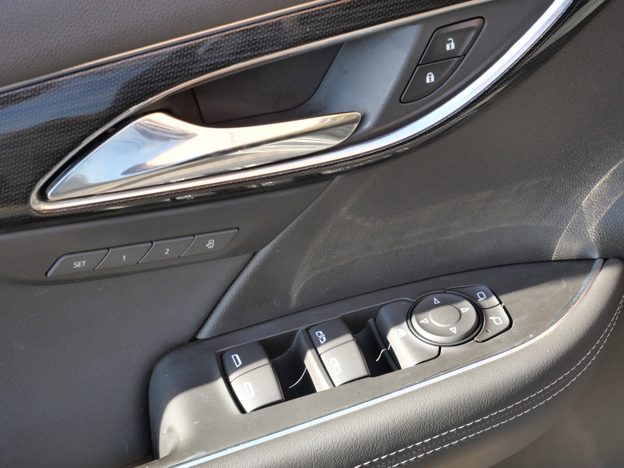 Used 2023 Buick Envision Essence w/ Sport Touring Package image 9